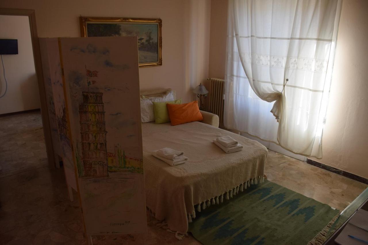 La Lanterna Di Lida E Beppe Bed & Breakfast Pisa Exterior photo