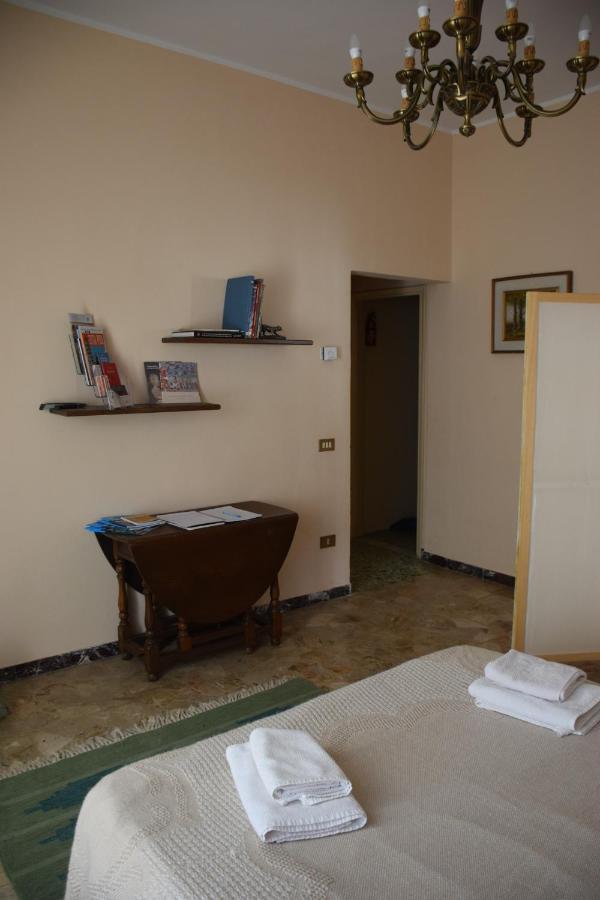 La Lanterna Di Lida E Beppe Bed & Breakfast Pisa Exterior photo