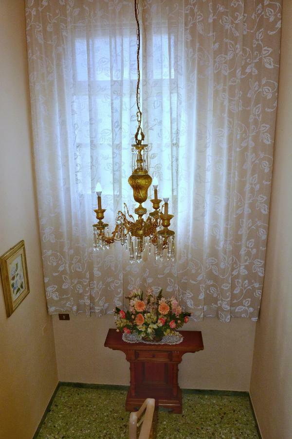 La Lanterna Di Lida E Beppe Bed & Breakfast Pisa Exterior photo
